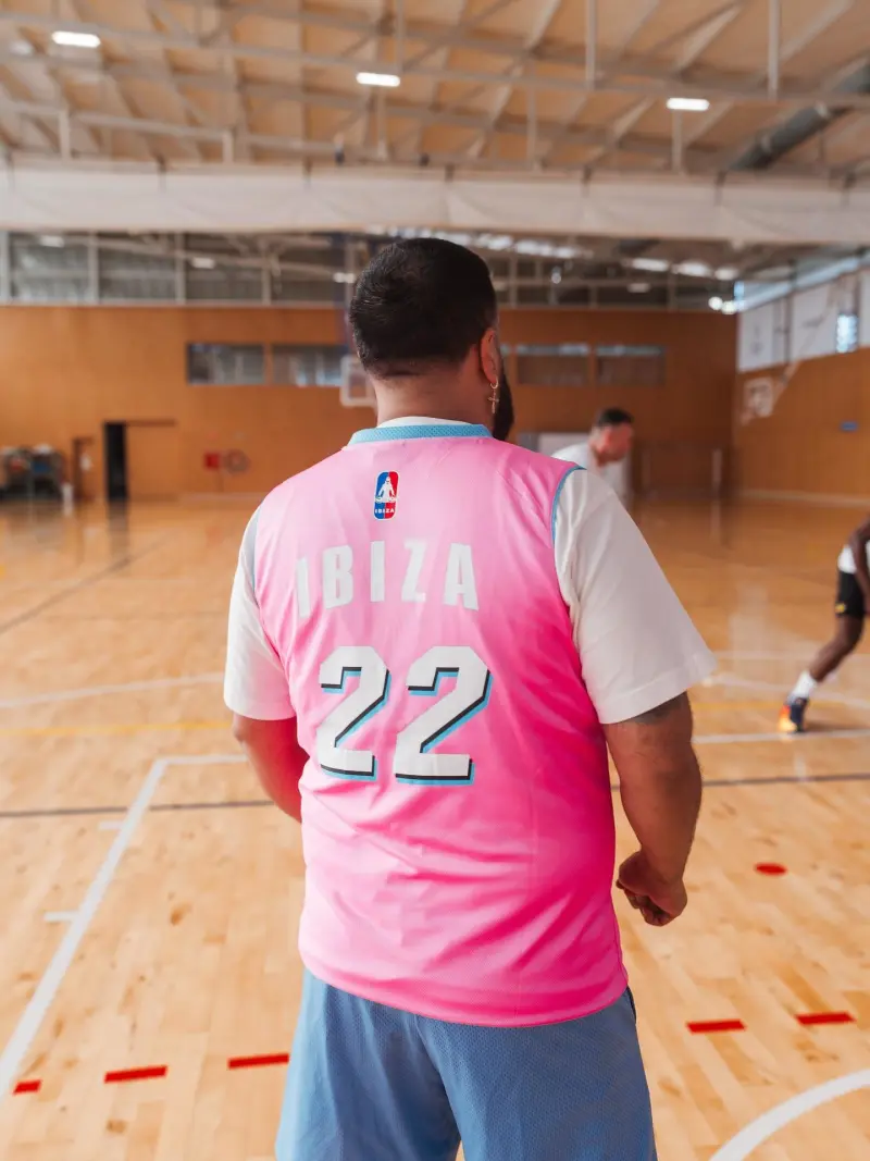 好不惬意！巴特勒ins晒休赛期休闲照与训练照与球迷分享