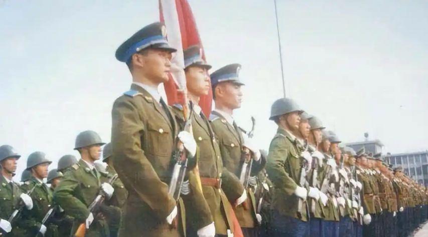 阅兵出现重大失误?导弹挂反、字打错,央视曝真相,涉及82名英烈