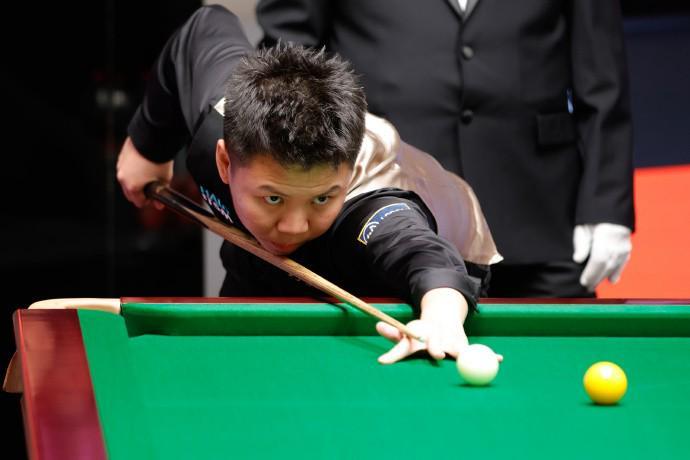 足球比赛在线直播观看免费-斯诺克西安大奖赛:周跃龙轰出生涯第3杆147满分