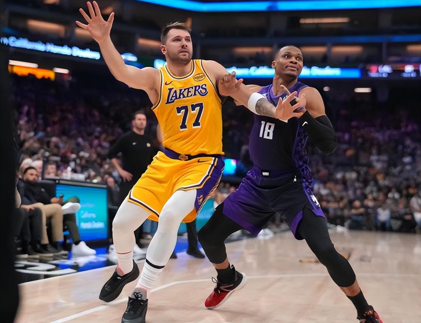 足球比赛直播免费在线观看-湖人不敌国王凸显三点:全队打铁东契奇带不动詹姆斯,裁判尽力了