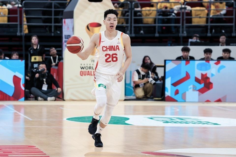 咪咕体育直播-中国男篮为啥被没归化的韩国打花2场？球迷：因为有周琦和张公子